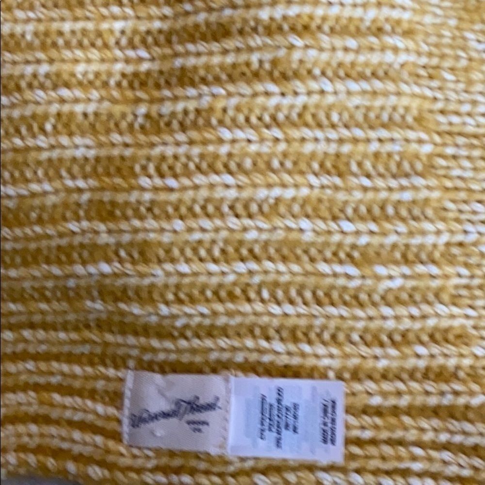 NWOT!!Universal Thread Scarf! - Picture 7 of 7